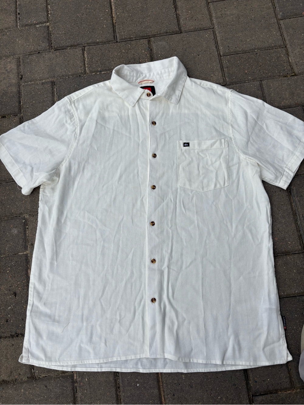 Quiksilver Men's White Short-Sleeve Button-Down Shirt with Chest Pocket